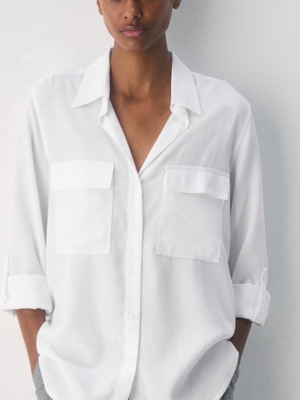 Babaton
Aritzia Babaton Utility Button-Down Shirt with Chest Pockets size XS
